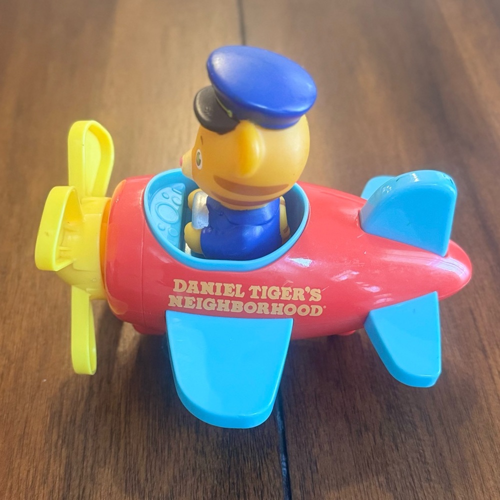 Jakks Daniel Tigers Neighborhood 2017 Pull Back‎ & Go Airplane Toy